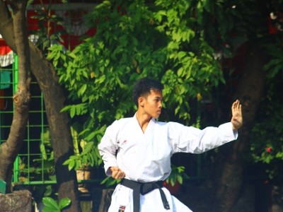 Performance Juara 1 Cabang Olahraga Karate Kategori KATA
