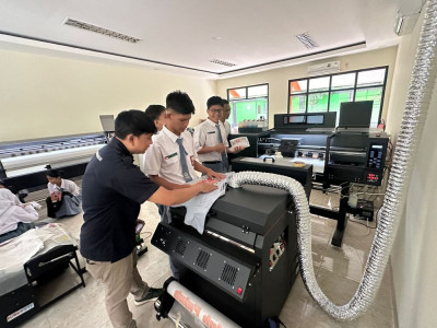 Pelatihan Penggunaan DTF dan DTG dalam proses produksi 